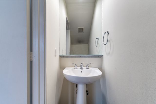 4134 Travis Street 17, Dallas, TX 75204