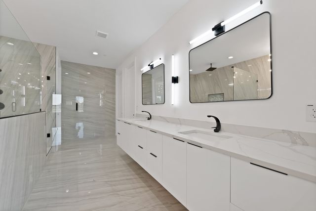 443 Whispering Way, Red Oak, TX 75154