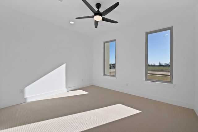 443 Whispering Way, Red Oak, TX 75154