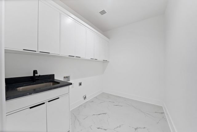 443 Whispering Way, Red Oak, TX 75154