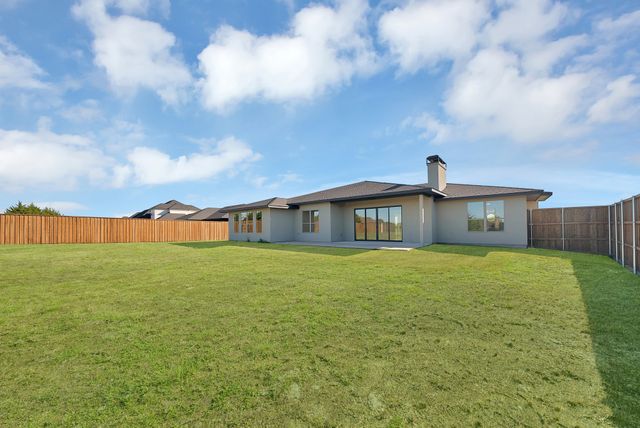 443 Whispering Way, Red Oak, TX 75154