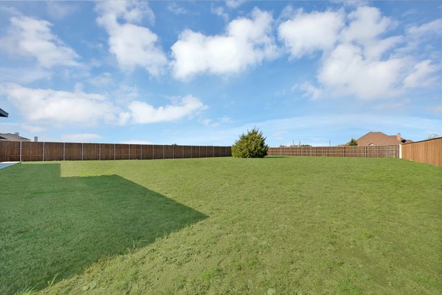 443 Whispering Way, Red Oak, TX 75154