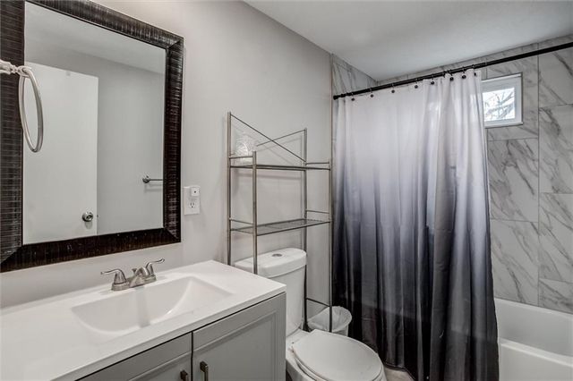 541 S Bluegrass Drive, Bonner Springs, KS 66012