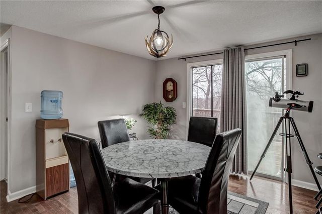 541 S Bluegrass Drive, Bonner Springs, KS 66012