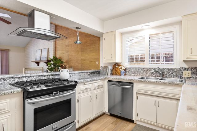 601 Vista Verde Way, Bakersfield, CA 93309