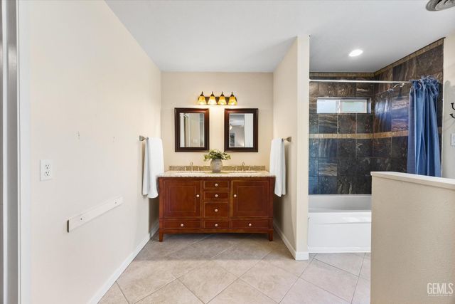601 Vista Verde Way, Bakersfield, CA 93309