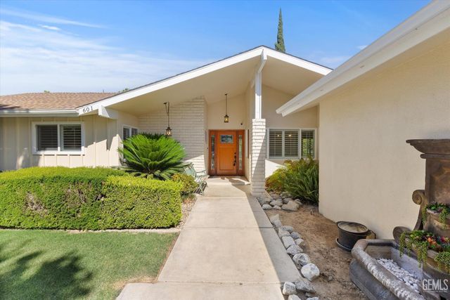 601 Vista Verde Way, Bakersfield, CA 93309
