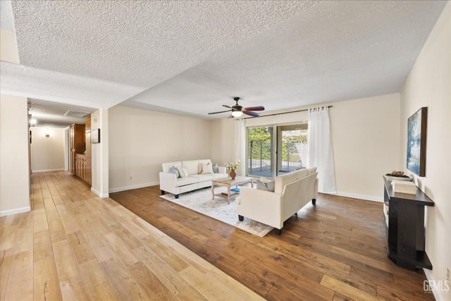 601 Vista Verde Way, Bakersfield, CA 93309