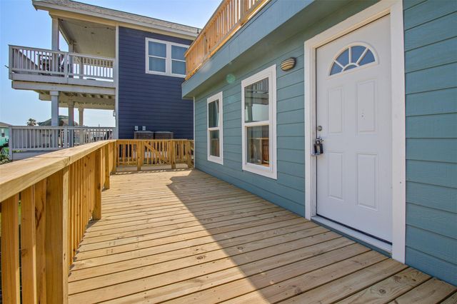316 Seabean Street, Surfside Beach, TX 77541