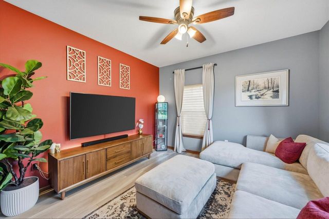 1782 New Port Vista DRIVE, Grafton, WI 53024
