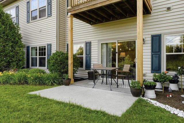 1782 New Port Vista DRIVE, Grafton, WI 53024
