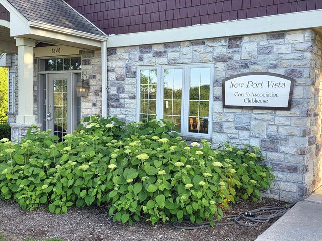 1782 New Port Vista DRIVE, Grafton, WI 53024