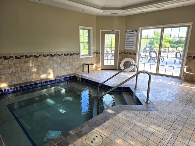 1782 New Port Vista DRIVE, Grafton, WI 53024