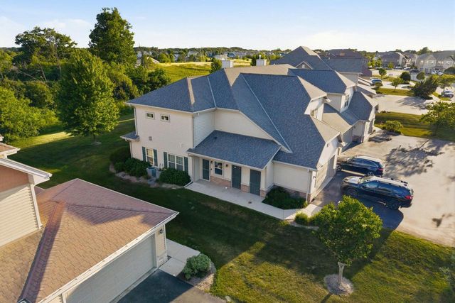 1782 New Port Vista DRIVE, Grafton, WI 53024