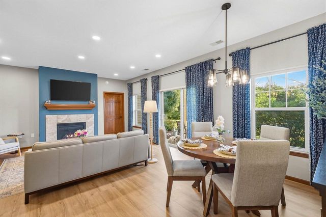 1782 New Port Vista DRIVE, Grafton, WI 53024