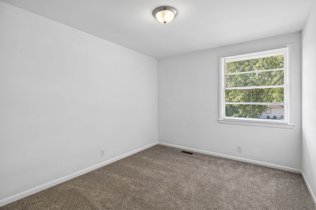 245 Bonnacroft Dr, Hermitage, TN 37076