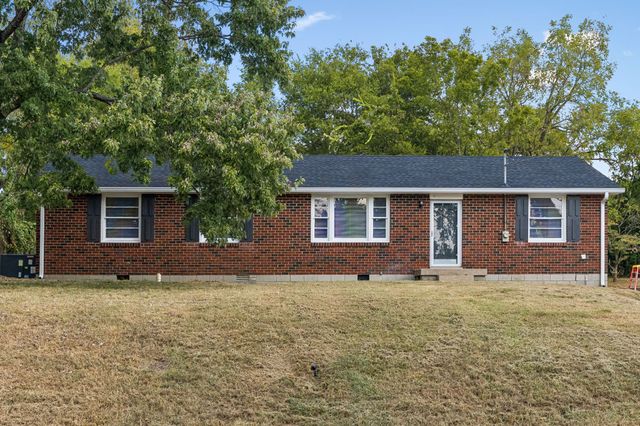 245 Bonnacroft Dr, Hermitage, TN 37076
