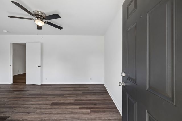 245 Bonnacroft Dr, Hermitage, TN 37076