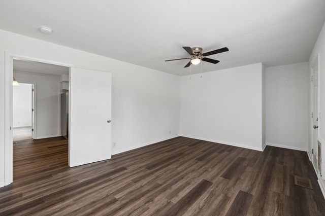 245 Bonnacroft Dr, Hermitage, TN 37076