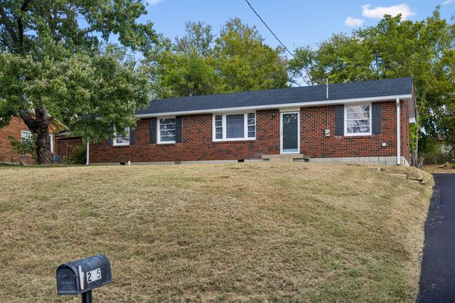 245 Bonnacroft Dr, Hermitage, TN 37076