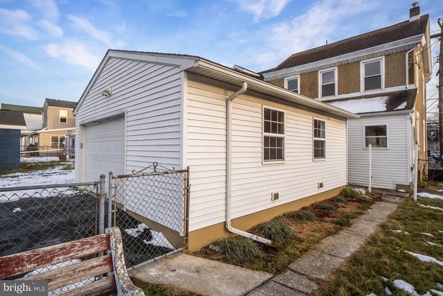 200 CHURCH, Catasauqua, PA 18032