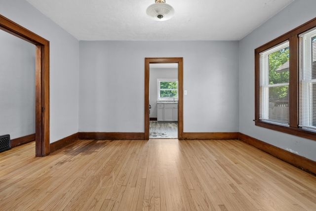 148 E Stockbridge Avenue, Kalamazoo, MI 49001