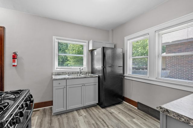 148 E Stockbridge Avenue, Kalamazoo, MI 49001