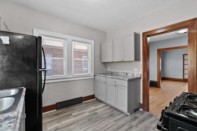 148 E Stockbridge Avenue, Kalamazoo, MI 49001