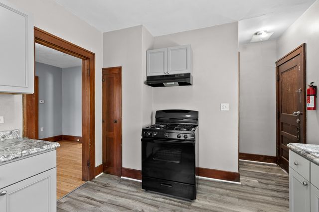 148 E Stockbridge Avenue, Kalamazoo, MI 49001