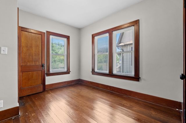 148 E Stockbridge Avenue, Kalamazoo, MI 49001