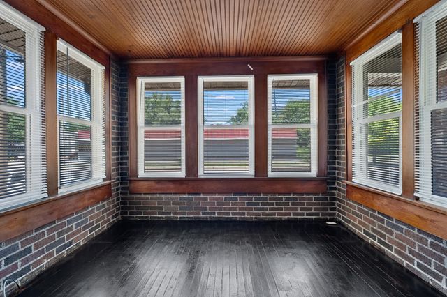 148 E Stockbridge Avenue, Kalamazoo, MI 49001