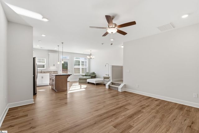 324 Hollenbeck Place, Greenville, SC 29607