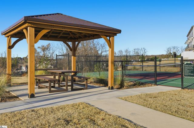 324 Hollenbeck Place, Greenville, SC 29607