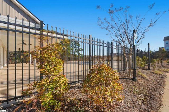 324 Hollenbeck Place, Greenville, SC 29607