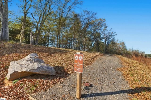 324 Hollenbeck Place, Greenville, SC 29607