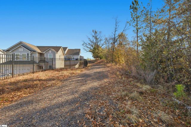 324 Hollenbeck Place, Greenville, SC 29607