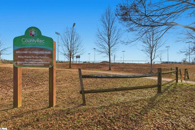 324 Hollenbeck Place, Greenville, SC 29607