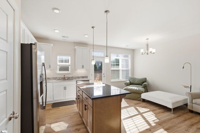 324 Hollenbeck Place, Greenville, SC 29607