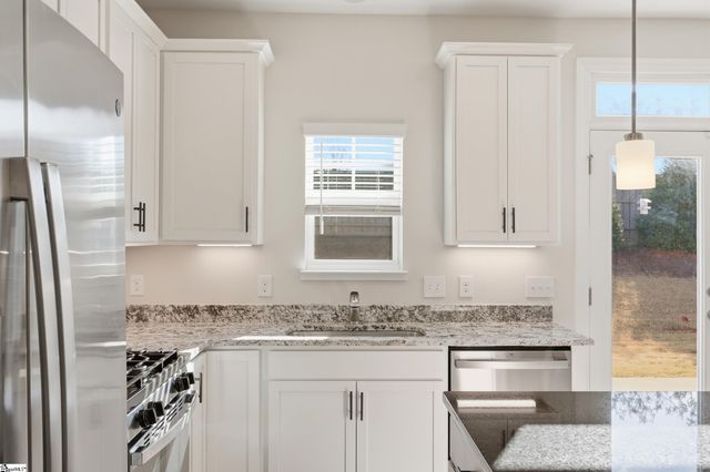 324 Hollenbeck Place, Greenville, SC 29607