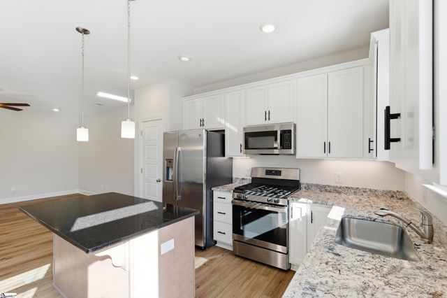 324 Hollenbeck Place, Greenville, SC 29607