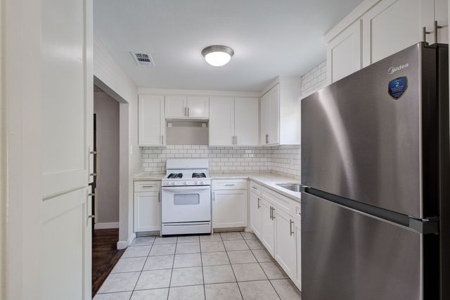 913 S Sargent Street, Fort Worth, TX 76103