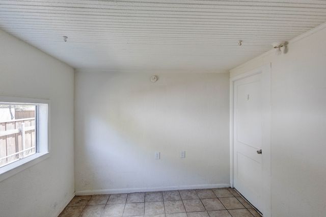 913 S Sargent Street, Fort Worth, TX 76103