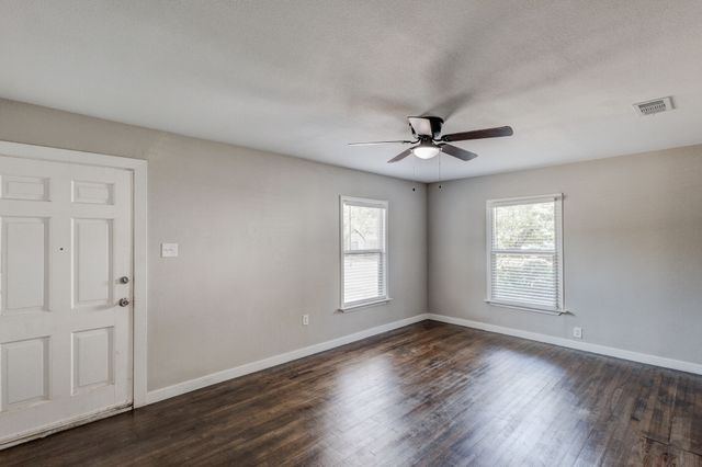 913 S Sargent Street, Fort Worth, TX 76103
