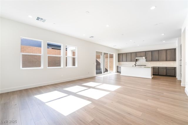 10357 Scalata Avenue, Las Vegas, NV 89166