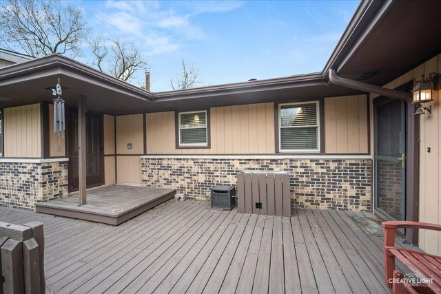 27317 W Lakeview Drive S, Lake Barrington, IL 60084