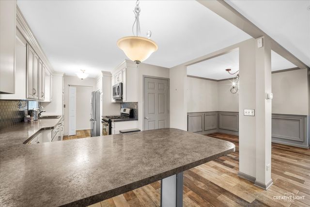 27317 W Lakeview Drive S, Lake Barrington, IL 60084