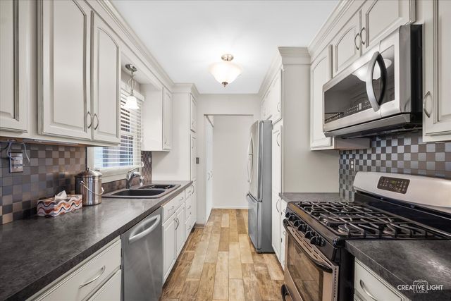 27317 W Lakeview Drive S, Lake Barrington, IL 60084