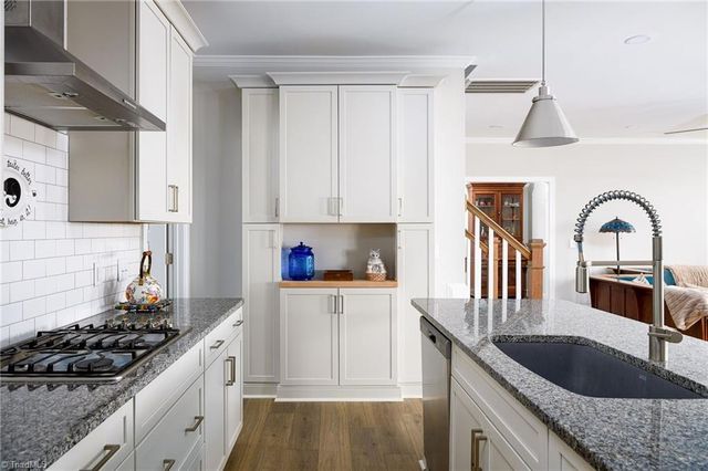 1724 Eastover Drive, Kernersville, NC 27284