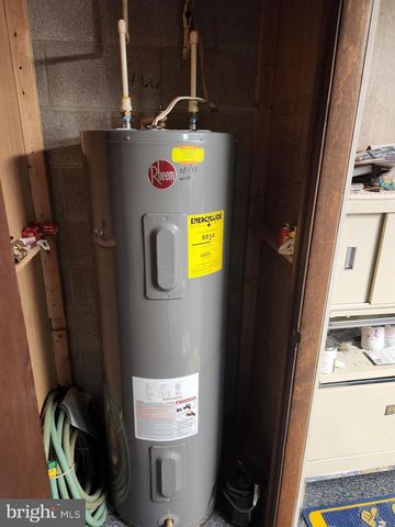 12 HEMLOCK CIR, Elizabethtown, PA 17022