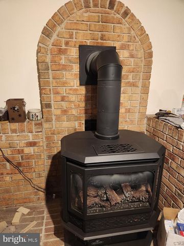 12 HEMLOCK CIR, Elizabethtown, PA 17022